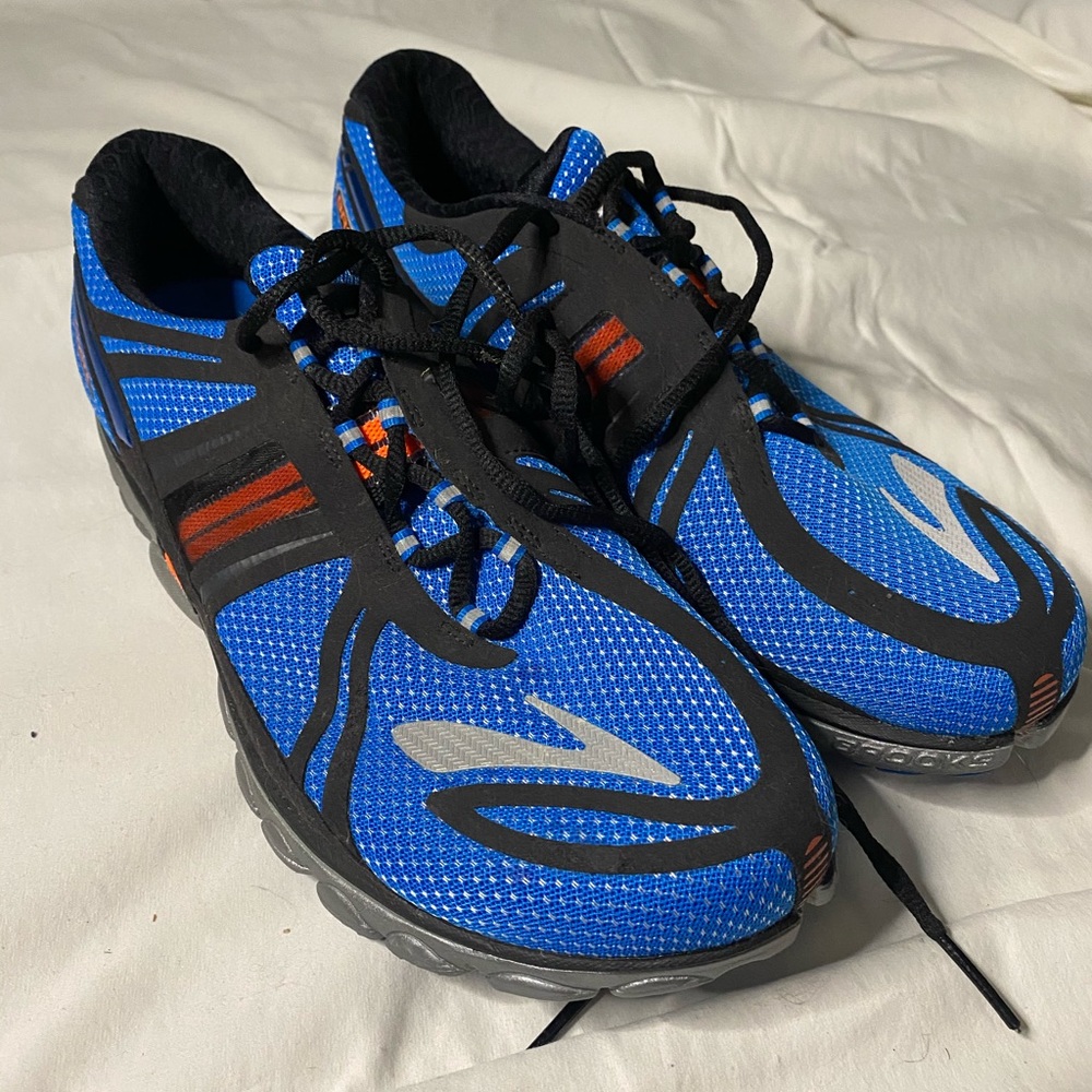 Like New Men’s Running Shoes